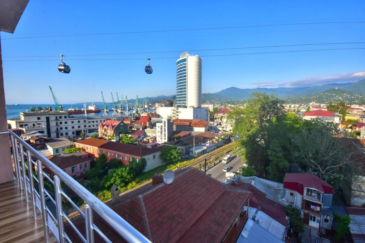 Hotel Chveni Sakhli バトゥーミ エクステリア 写真